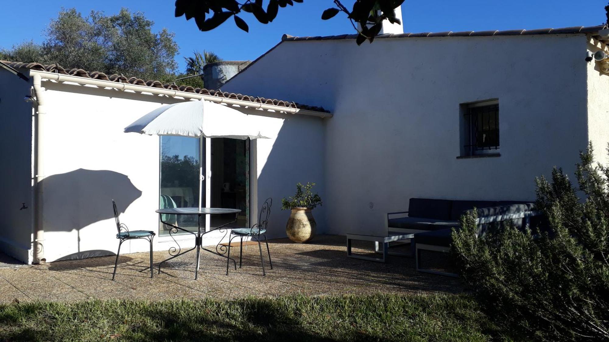 Chambre Bed And Breakfast Dans La Villa Cypra Antibes Buitenkant foto
